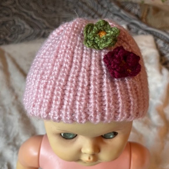Hand knit Pink Baby hat with Crochet Flowers New - Picture 5 of 9